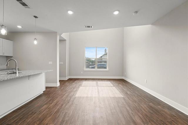 Building Photo - 3600 Aaron Pl
