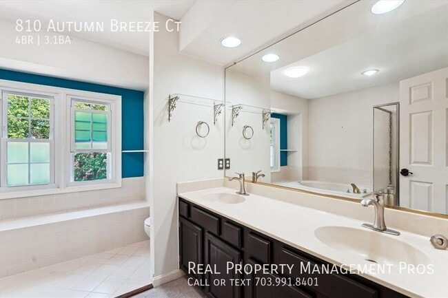 Building Photo - 810 Autumn Breeze Ct