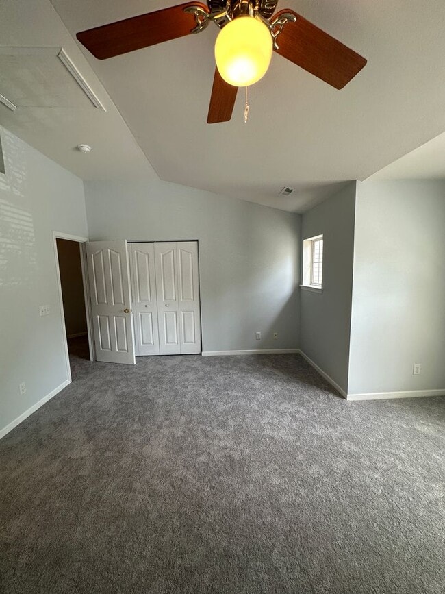 Building Photo - Cute 2BR/2.5BA in Ballantyne