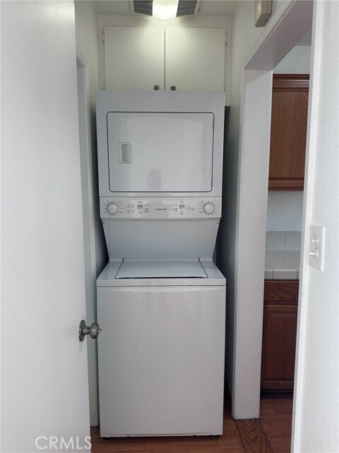 Building Photo - 318 E Walnut St