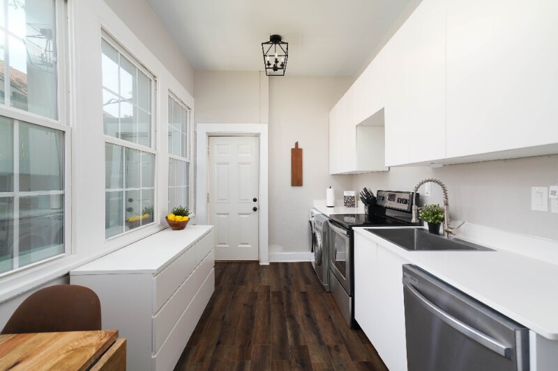 Building Photo - 1002 W Mulberry Ave