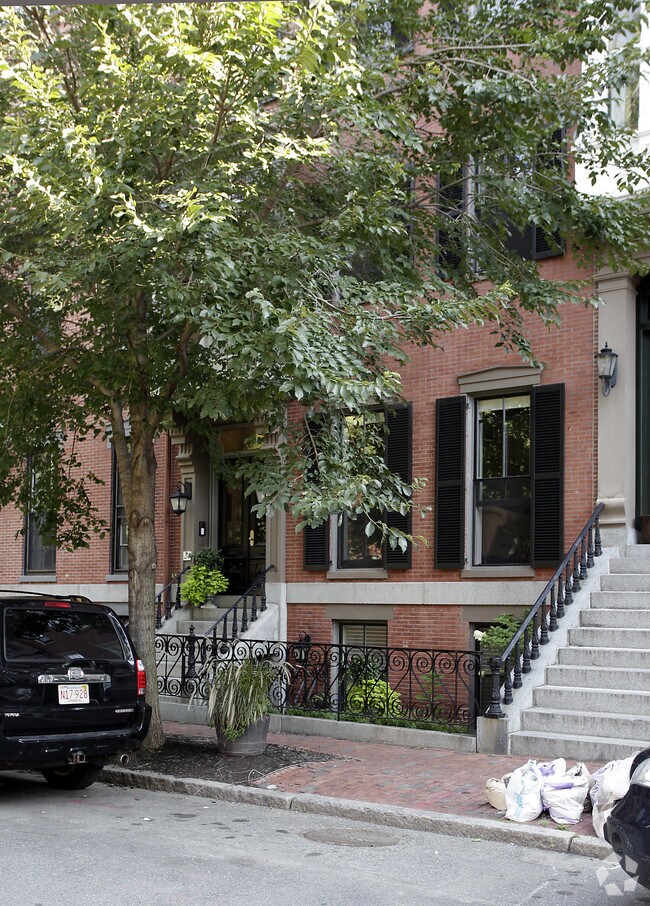 Building Photo - 21 Union Park