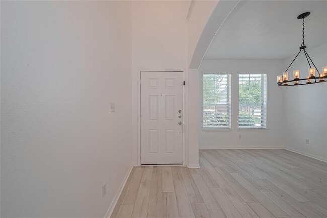 Building Photo - 23611 Plantation Pines Ln