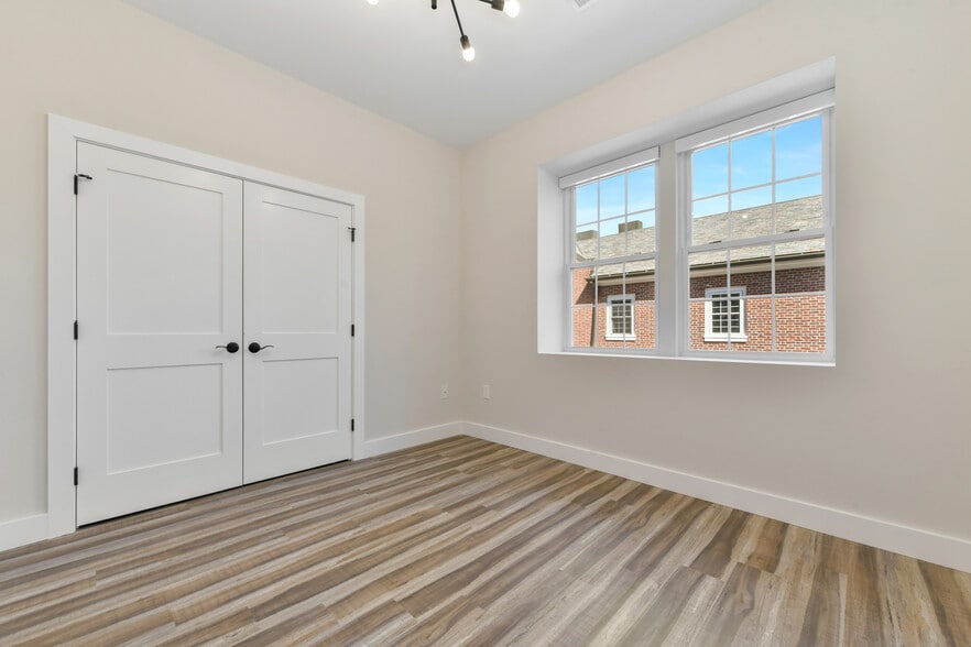 Building Photo - 410 Washington St