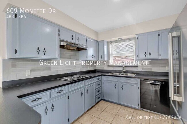 Building Photo - 609 Monette Dr