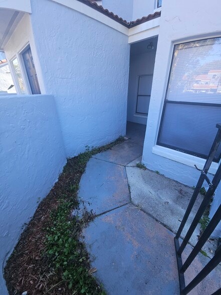 Building Photo - 4718 Chevy Pl