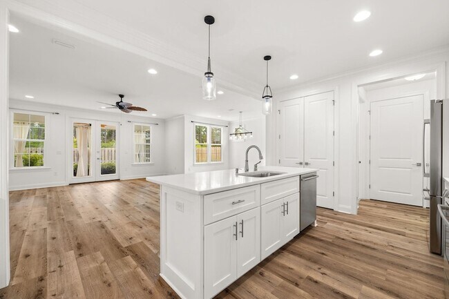 Building Photo - 217 Windrow Way