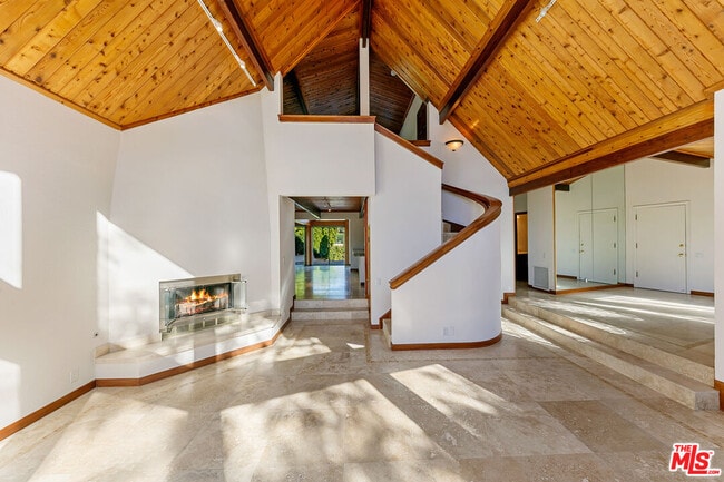 Building Photo - 4970 Latigo Canyon Rd