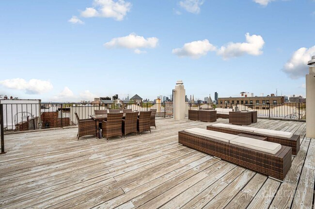 Building Photo - 539 4th St