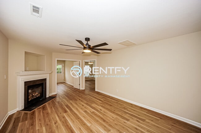 Building Photo - 2027 Quill Ct