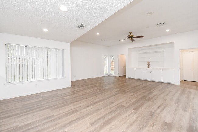 Building Photo - 7814 Candlegreen Ln