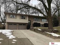 Building Photo - 212 Douglas Dr