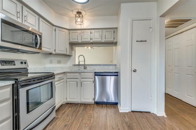 Building Photo - 2634 Encina Dr