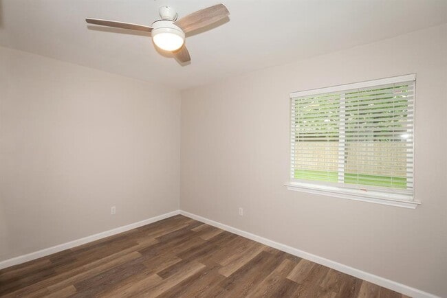 Building Photo - 6026 Bluebell Cir