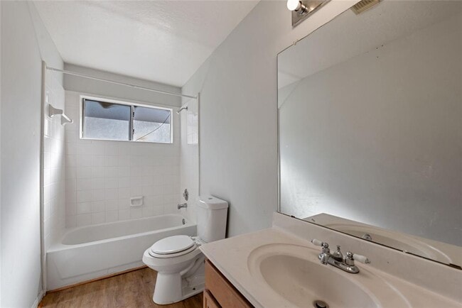 Building Photo - 8914 Pecan Pl Dr