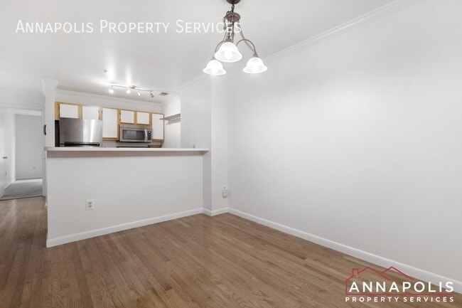 Building Photo - 10 Greystone Ct