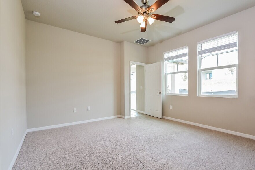 Building Photo - 2491 Gold Dust Dr