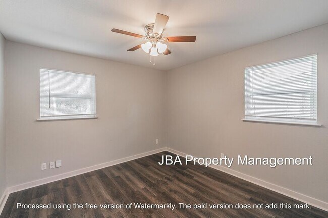 Building Photo - 3515 Selk Ave