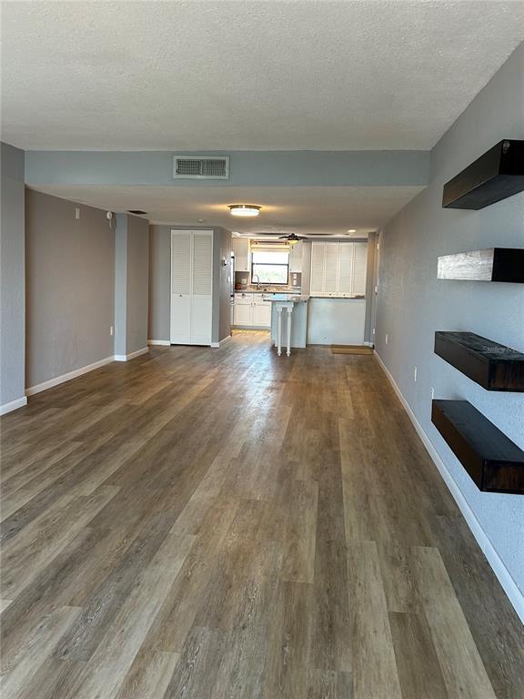 Building Photo - 7050 Sunset Dr S