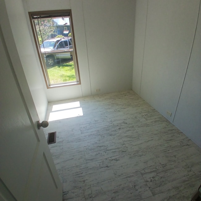 Building Photo - 259 Ceceile St