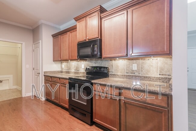 Building Photo - 8513 Loxton Cir