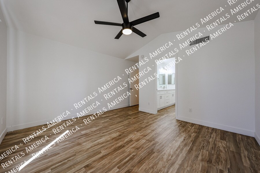 Building Photo - 7323 E Indigo St