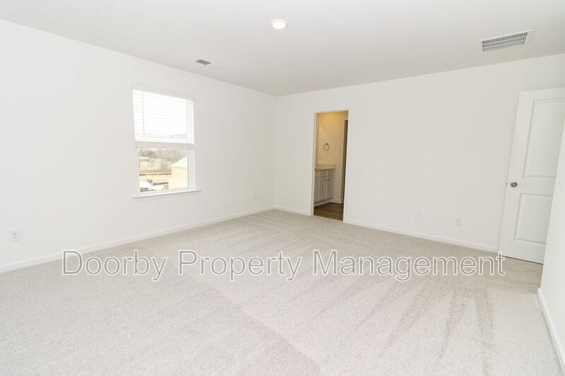 Building Photo - 115 Saddlebred Wy