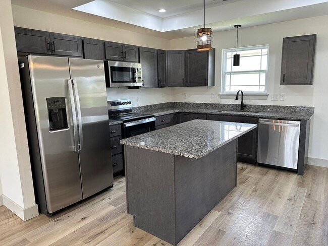 Building Photo - 3 Bedroom 2 Bath Built in 2025
