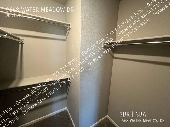 Building Photo - 9668 Water Meadow Dr