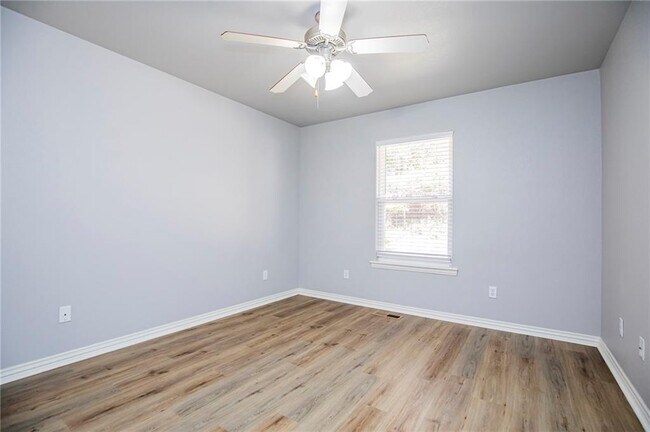 Building Photo - 41 May Ln