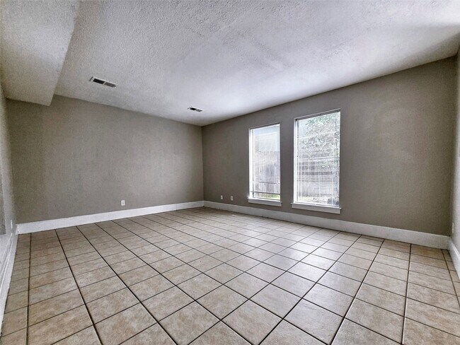 Building Photo - 4429 W Cypress Villas Dr