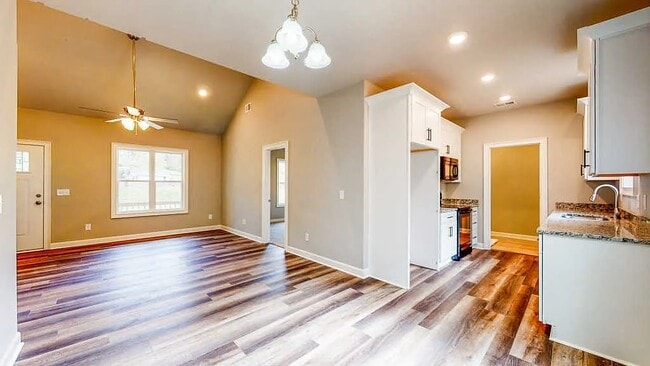 Building Photo - 1512 Williamson Rd