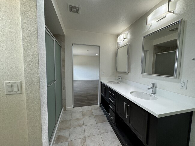 Building Photo - 10930 Touchstone Loop