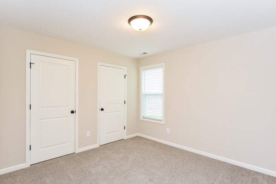 Building Photo - 49 Trl Pt Cir