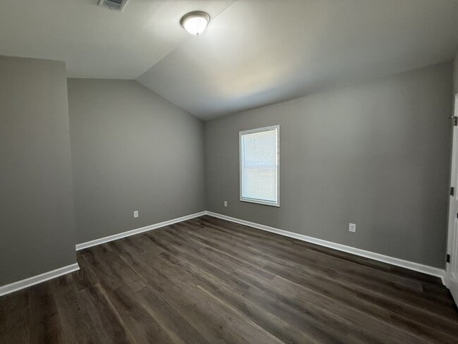 Building Photo - 1050 Echo Brook Trail