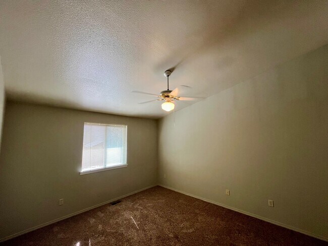 Building Photo - 10627 W Richey Dr