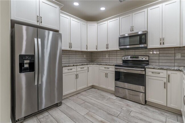 Building Photo - 642 Granby Hill Pl