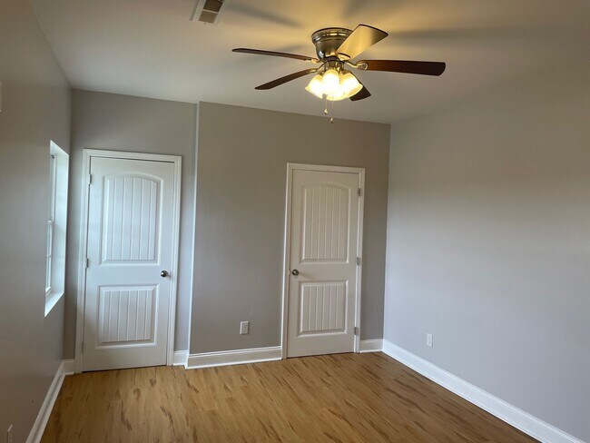 Building Photo - 3 BED, 3 FULL BATH HOME LOCATED IN DENTON!