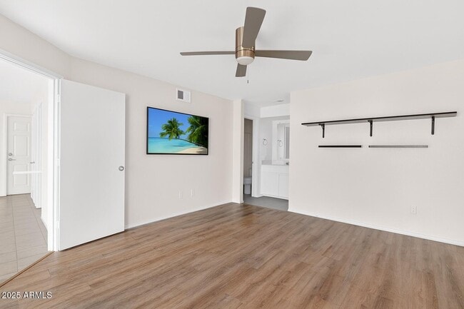 Building Photo - 4850 E Desert Cove Ave