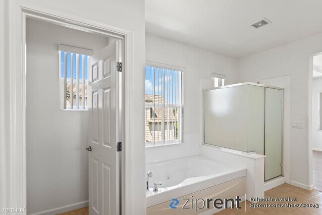 Building Photo - 5 br, 3 bath House - 351 Clarence Bromell ...