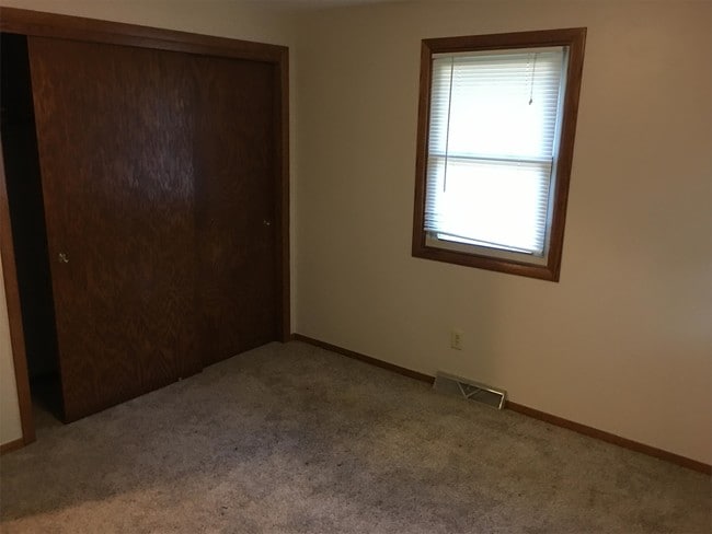 Building Photo - 2100 Kay Marie Rd