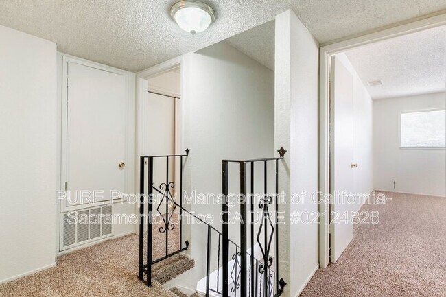 Building Photo - 1201 Rodeo Way