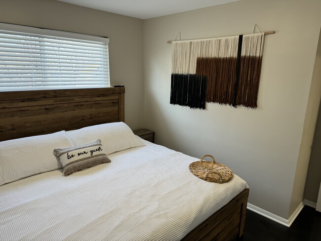 Building Photo - 22660 Lorain Rd