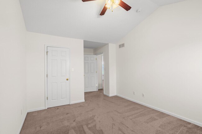 Building Photo - 2500-2502 Northampton Dr.