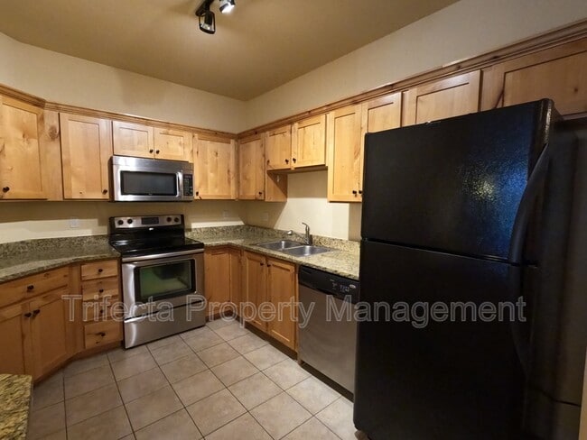 Building Photo - 2445 Windrow Dr