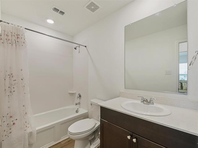 Building Photo - 1701 River Xing Dr