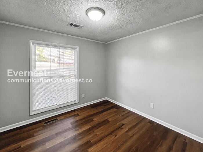 Building Photo - 3032 Summit Ridge Dr