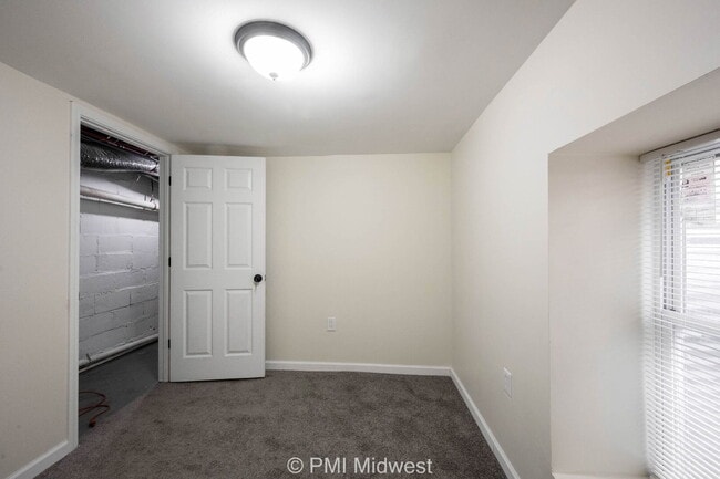 Building Photo - 514 N Chester Ave