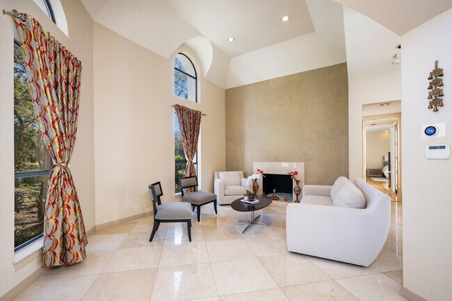 Building Photo - 3 Birnam Oaks