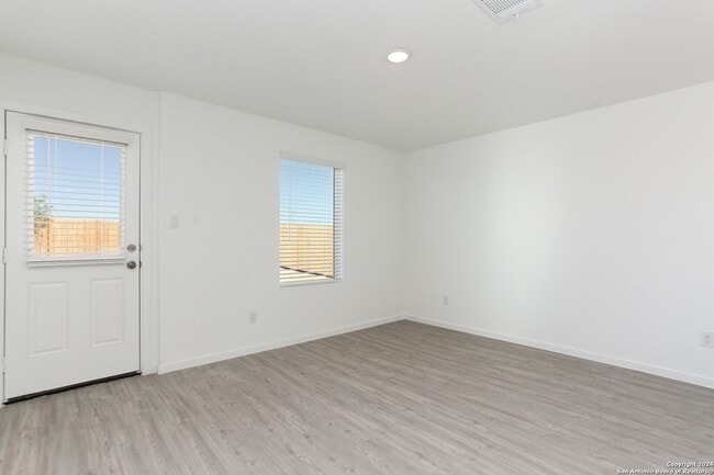 Building Photo - 3710 Millbrook Wy